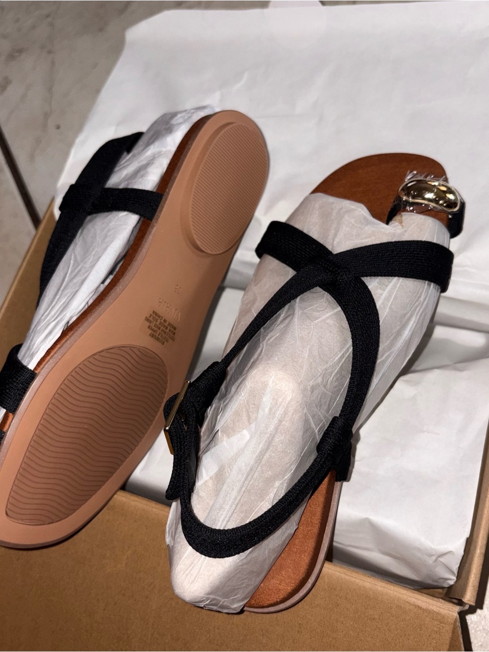 Derorice Black Toe-Ring Square-Toe Slingback Sandals - Picture 6 of 6